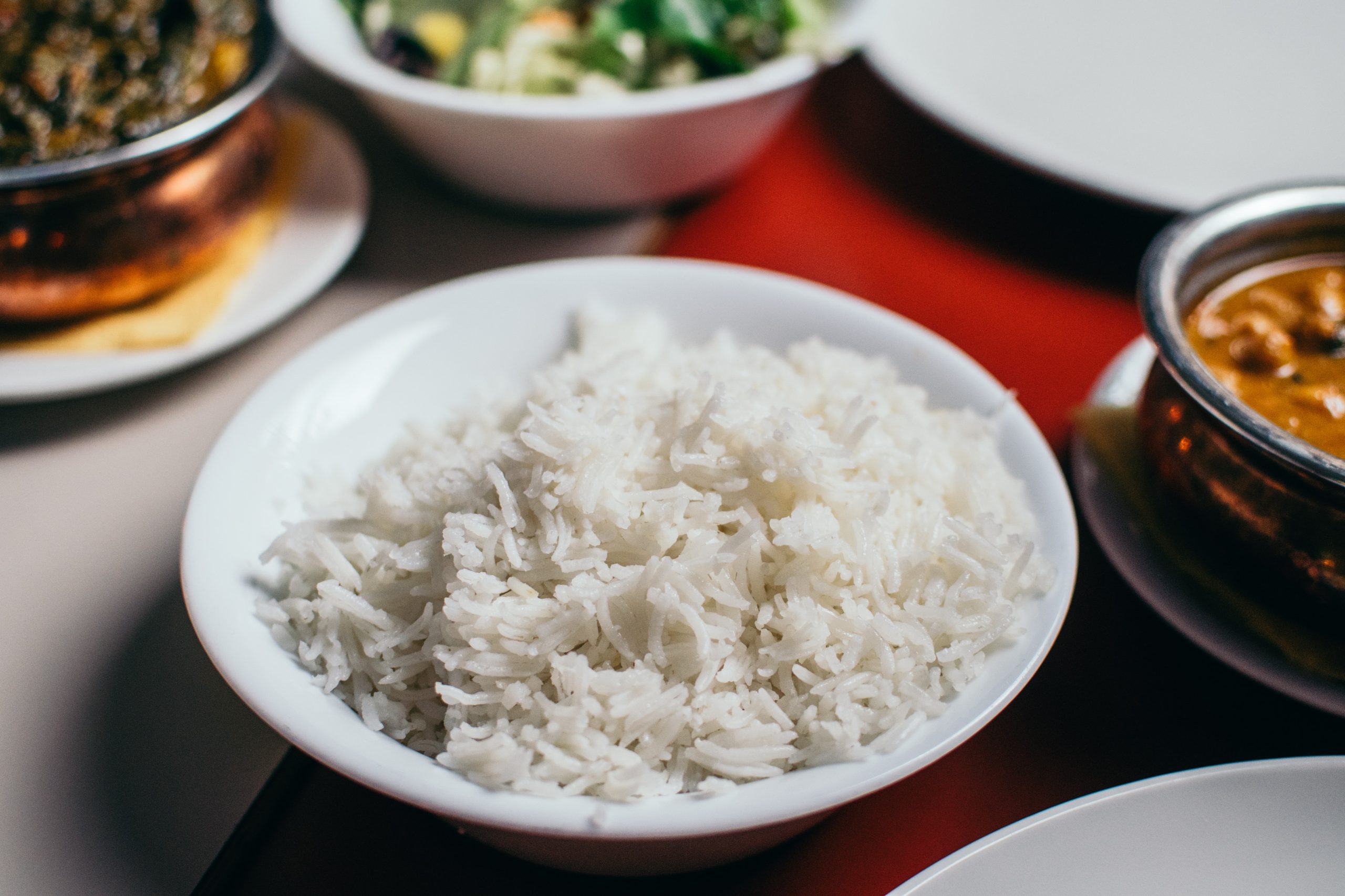 Steaming white rice in a steam фото 39